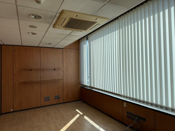 1a547f71-d8aa-4abd-85e6-624a50afabc1